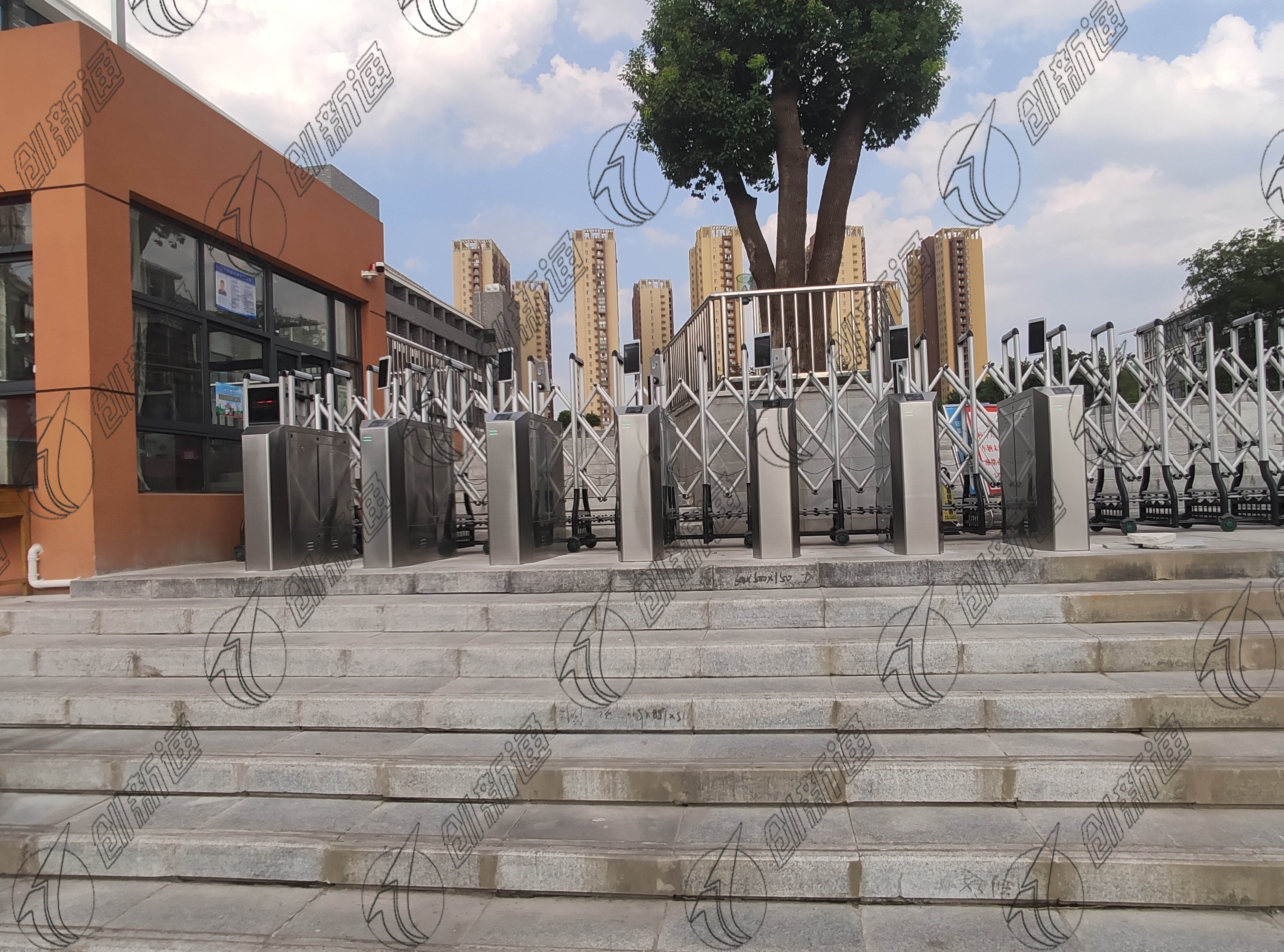 擺閘,三輥閘,速通閘,旋轉(zhuǎn)閘,平移閘,一字閘,人臉識別，