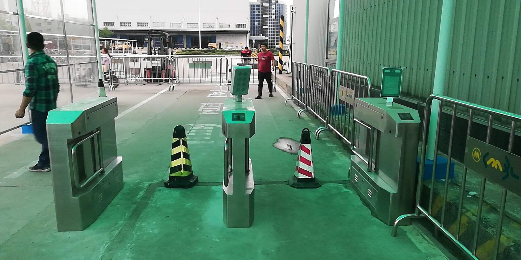 擺閘,三輥閘,速通閘,旋轉(zhuǎn)閘,平移閘,一字閘,人臉識別，